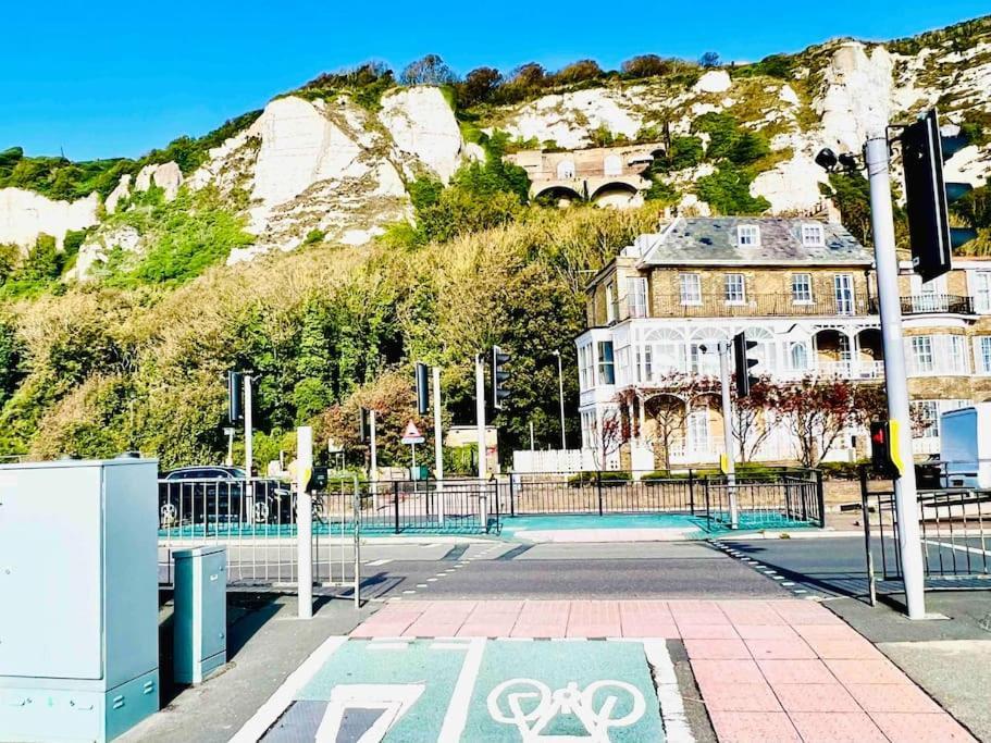 Flat 4 Marine Parade House, 1 East Cliff- Next To Dover Port, White Cliffs, Beach, Castle Exterior foto